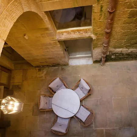 Palazzino Host Family Birgu