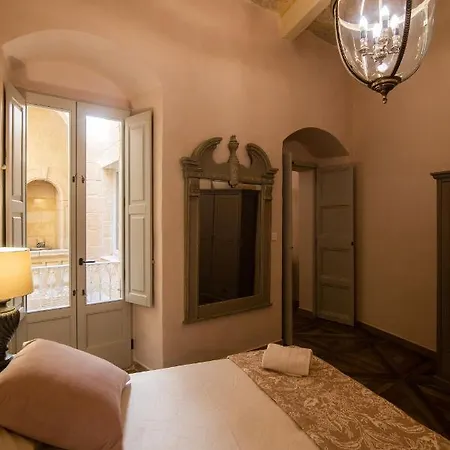 Palazzino Host Family 비르구