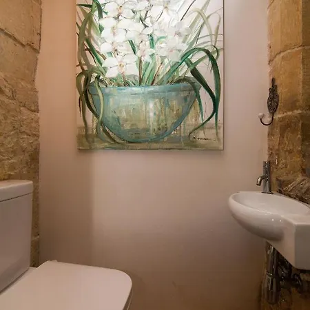 Palazzino Host Family 3* Birgu