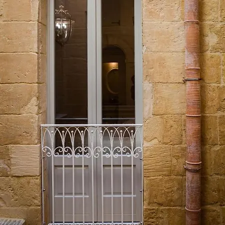 Palazzino Host Family 3*