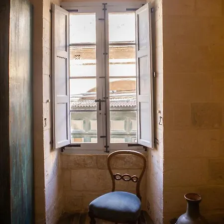 Palazzino Host Family Bed & Breakfast 4*