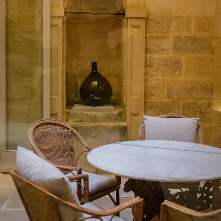 Palazzino Host Family 3* Birgu