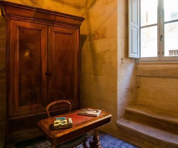 Palazzino Host Family Panzió Birgu