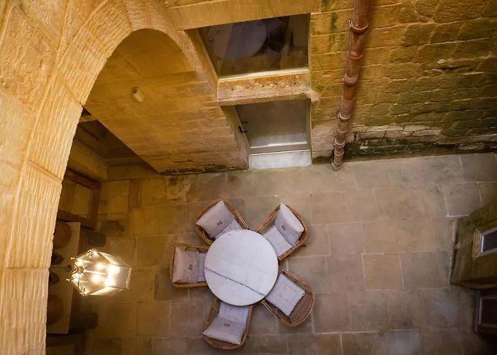 Palazzino Host Family Birgu